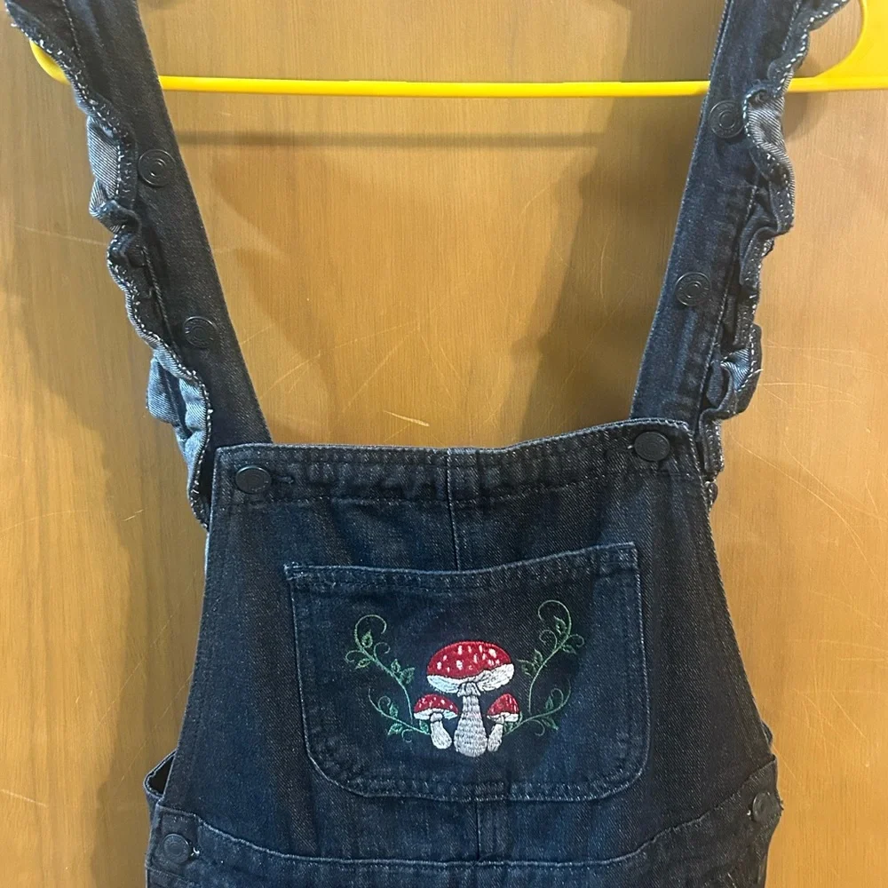 ROMWE Black Denim Mushroom‎ Embroidered Ruffle Strap Short Overalls Size S